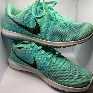 Nike Fury Tennis Shoes